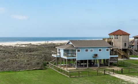 Beautiful home on Matagorda Beach with fenced in y