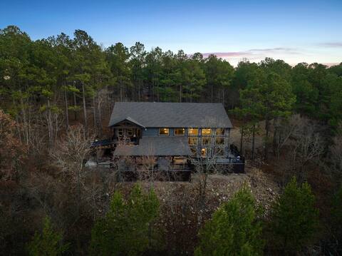 Broken Branch Lodge, Panoramic Views Sleeps 20-23