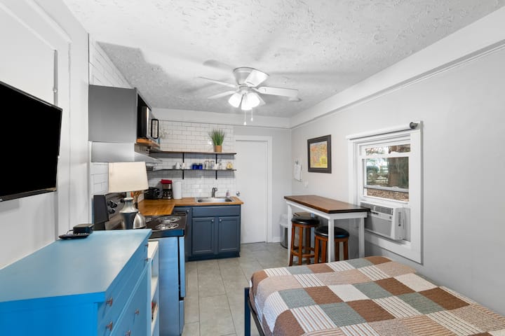 Suite 5 - Quick Walk To Downtown Black Mountain - Black Mountain, NC