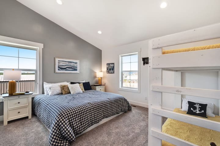 Chumba cha kulala cha Cedar Farmhouse #3 (Ghorofa ya NW)