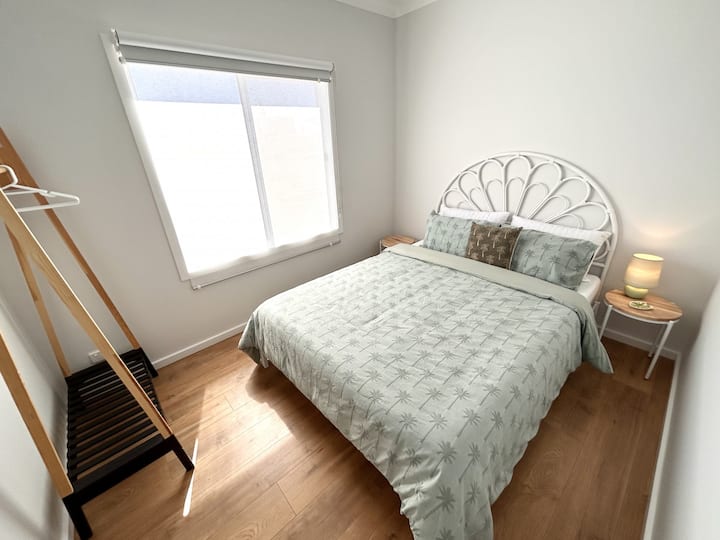 Bedroom 2 - Queen Bed