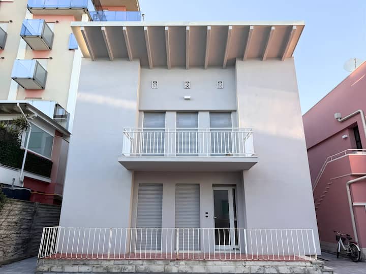 Cozy Apartment With Three Bedrooms Near The Sea - Jesolo