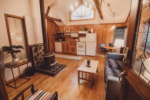 The Artist's Cottage | The Harrison Inn