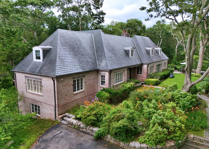 8 bedroom seacoast manor with amazing views! gallery image 2