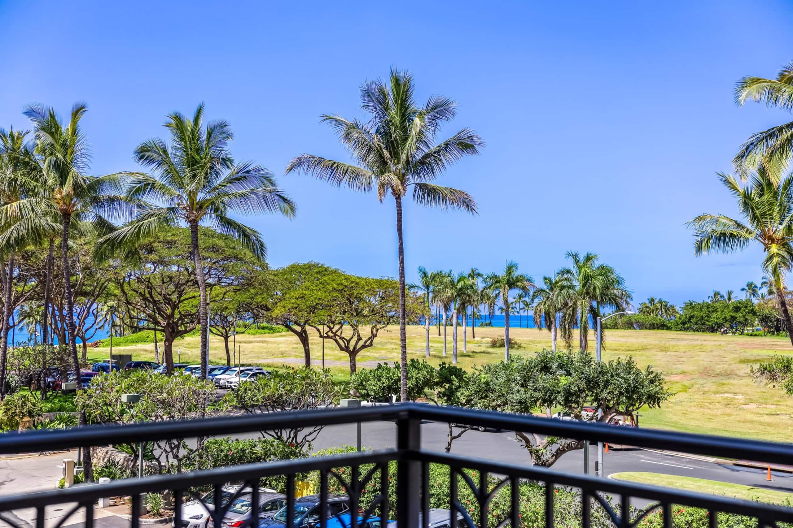 Condo in Kapolei · ★5.0 · 3 bedrooms · 4 beds · 3 private baths - Image 28