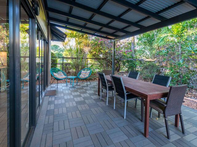 Private Resort Villa gallery image 3