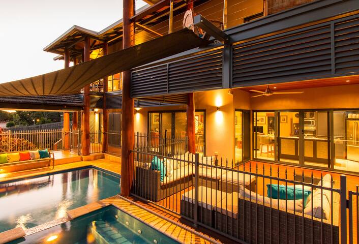 Luxurious Resort Style Home gallery image 2