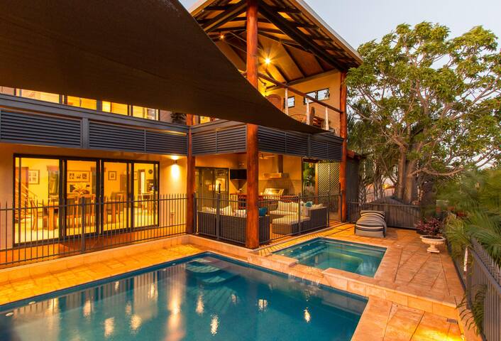 Luxurious Resort Style Home gallery image 3