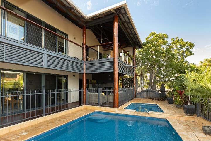 Luxurious Resort Style Home gallery image 5