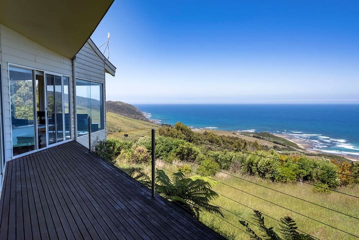 Bonita Vista – Stylish + Breathtaking ocean views