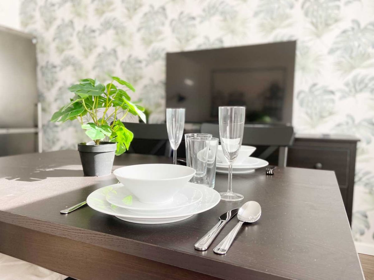 Propiedad de Airbnb exitosa: NE17 Modern & Chic Apartment with Terrace en Innenstadt