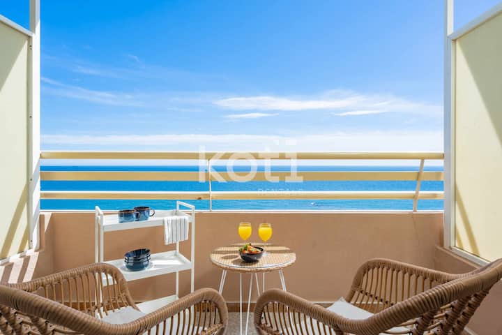 Beachfront Building With Seaviews | Stella Views - Fuengirola