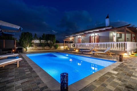 Villa Bora with private pool