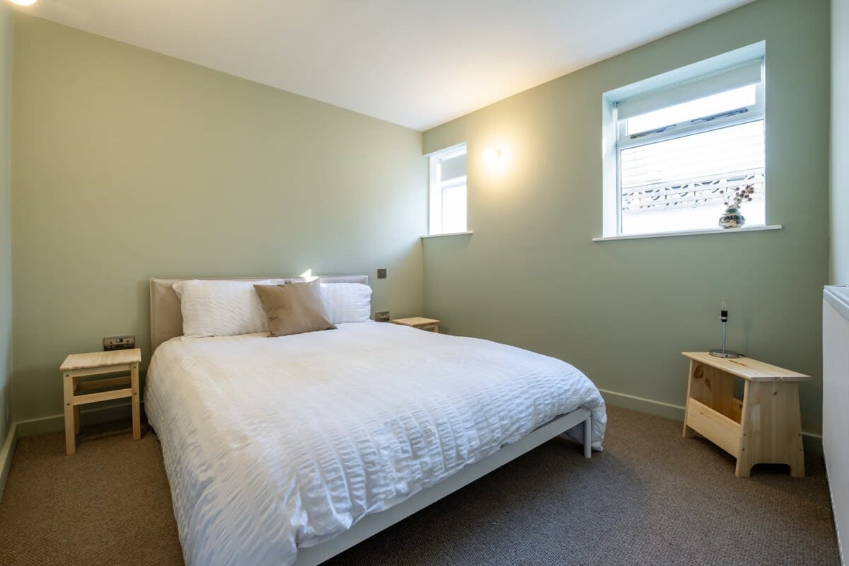 Downstairs kingsize bedroom with bathroom next door