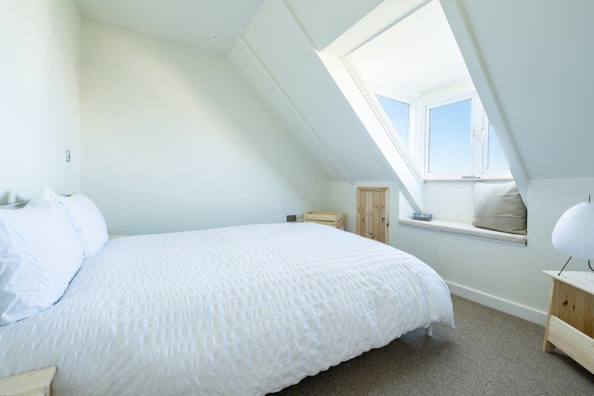 2nd floor double room with sea views