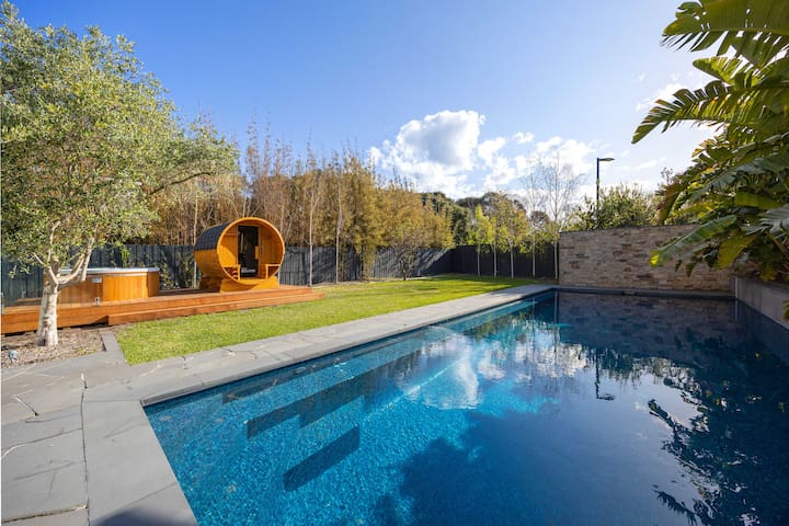 Blairgowrie Beachside Retreat | Solar Heated Pool