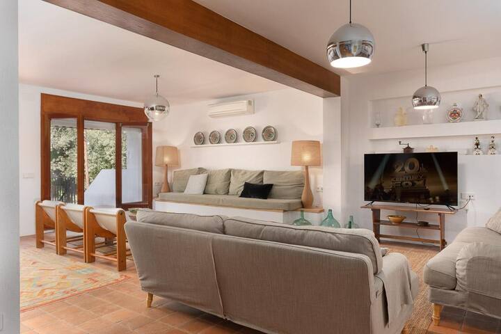 villa muga – town house in the center of tamariu-c gallery image 3