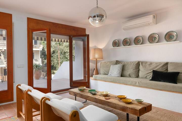 villa muga – town house in the center of tamariu-c gallery image 2