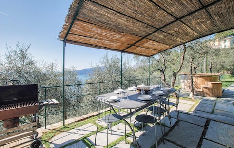 Stunning home in Zoagli with WiFi