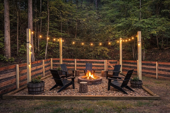 Luxe Cabin W/privacy! Hot Tub* Fireplace + Firepit - Douglas Lake, TN