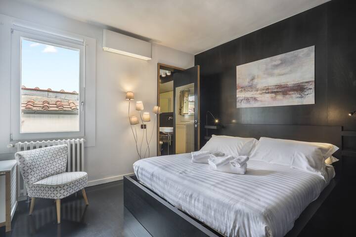 Dante – Sweet Dreams in Florence gallery image 4