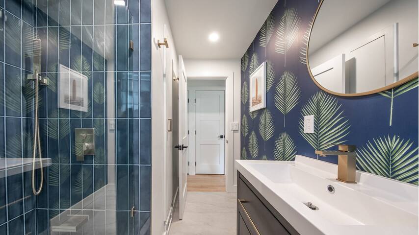 Brand New| Magnolia Designer’s 4BR Home w/ Yard gallery image 2