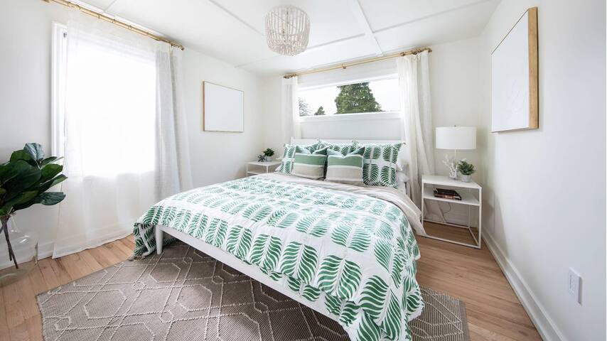 Brand New| Magnolia Designer’s 4BR Home w/ Yard gallery image 3