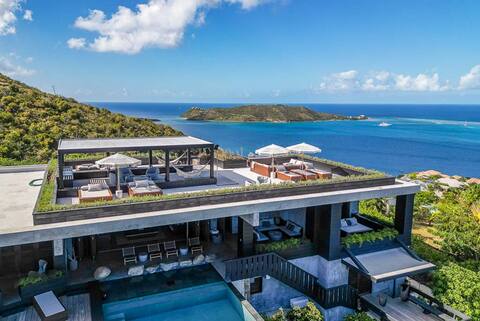 Experience Paradise in This Stunning Ocean View Re