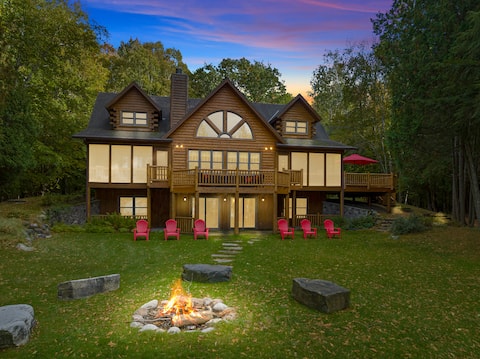 Gorgeous Home on Nowland Lk: 10-Acres, Dock+Kayaks