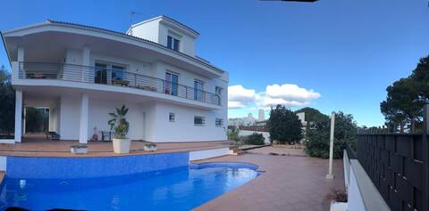 casa vilajuïga - spacious modern house with a nice