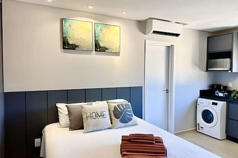 Centro air-conditioned Studio!