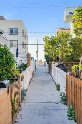 Beach House Perfection! – OceanView, AC & Patio! gallery image 2