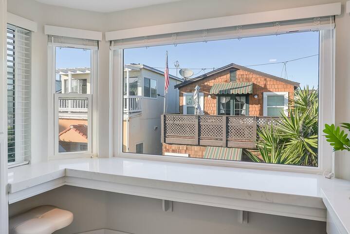 Beach House Perfection! – OceanView, AC & Patio! gallery image 3