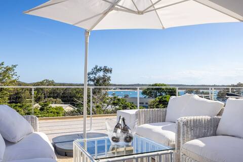 Cloud Nine - heated pool, waterviews, linen