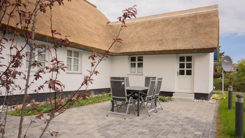 Traumurlaub Fisenland Dara Zingst managed Airbnb listing 2