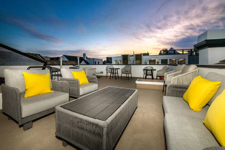 Scenic Mediterranean Villa w/ Mountain Views gallery image 4