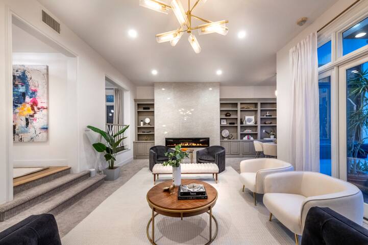 Scenic Mediterranean Villa w/ Mountain Views gallery image 3