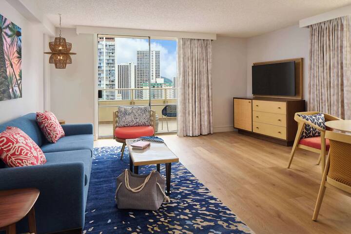 4 x 2 Bedroom 2 Bath Suite at OHANA Waikiki East gallery image 3