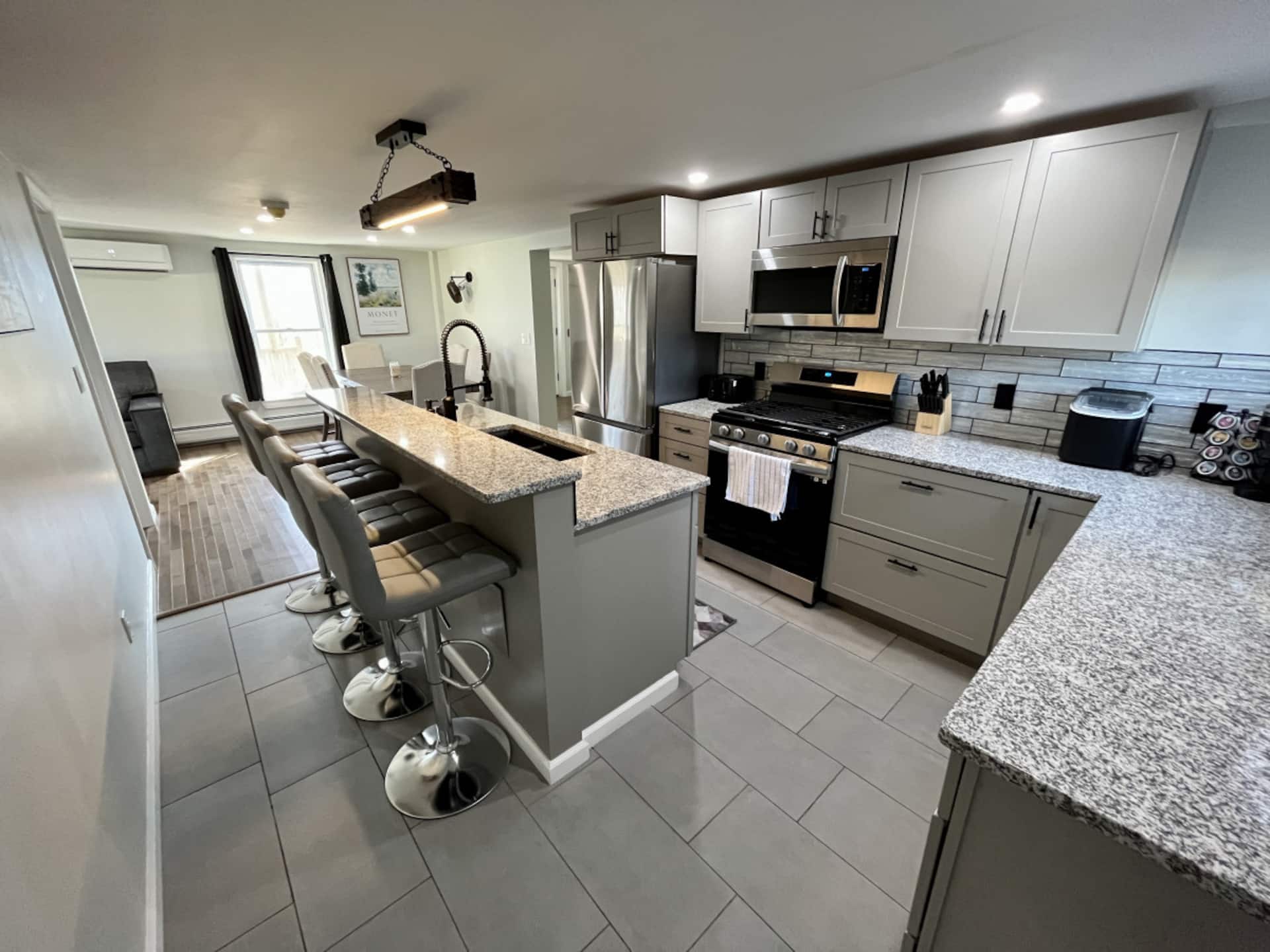 2 Bed Berkshire Apt minutes to Jiminy Peak Ski