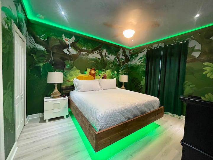 Mickey's Mansion Luxury Themed Pool Home, Arcade, Theater