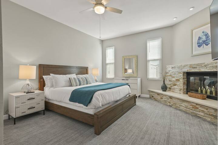 Massive Beach Home w/ AC, Garage, Spa & Bay View gallery image 5