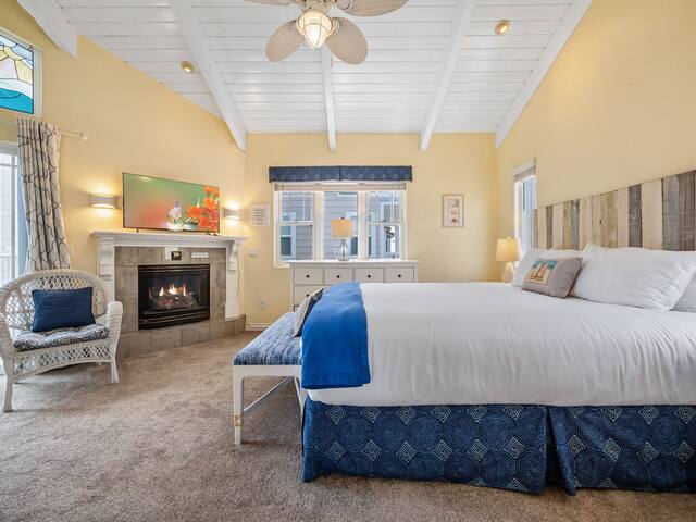 Classic Beach Paradise | Garage, AC & Large Patio gallery image 5