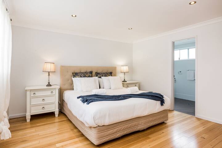 Melaleuca gallery image 5