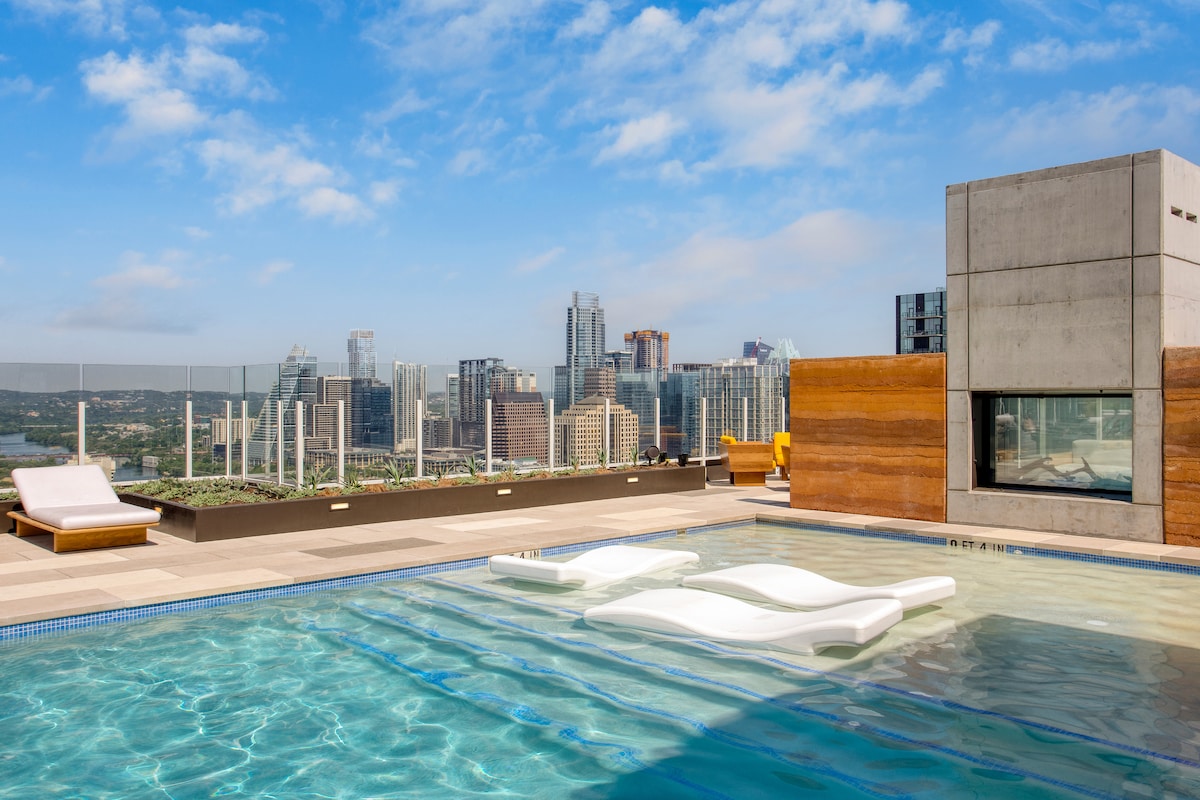 Rooftop Pool + Gym • Lady Bird Lake | Rodeo 31