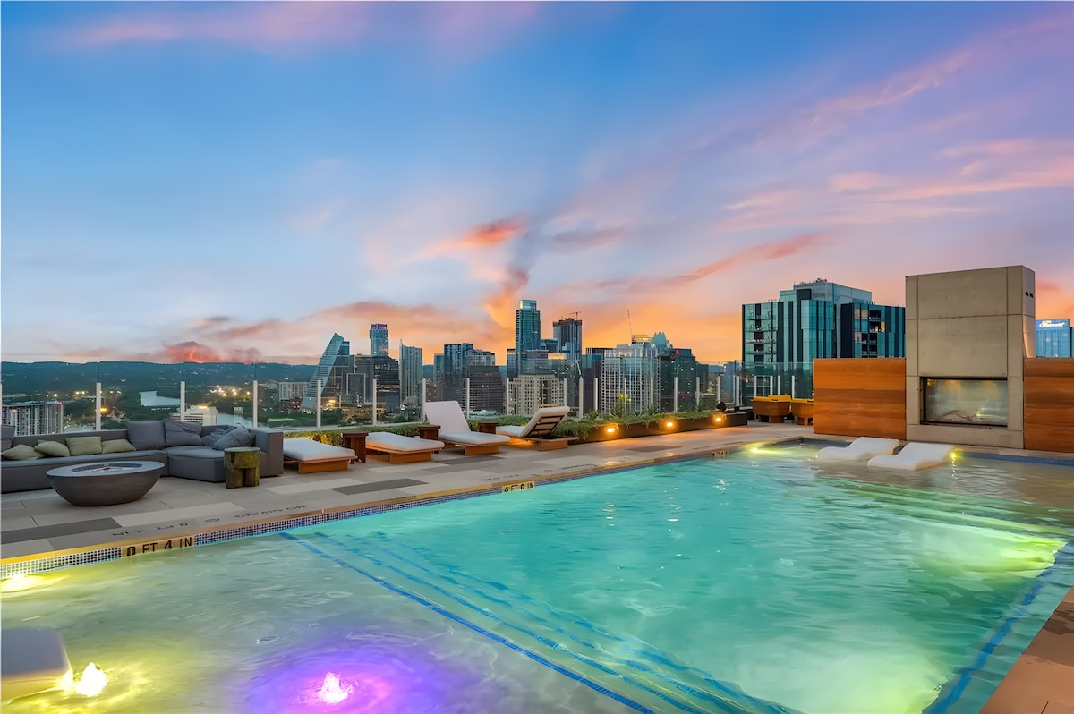 Rooftop Pool + Gym • Lady Bird Lake | Rodeo 31