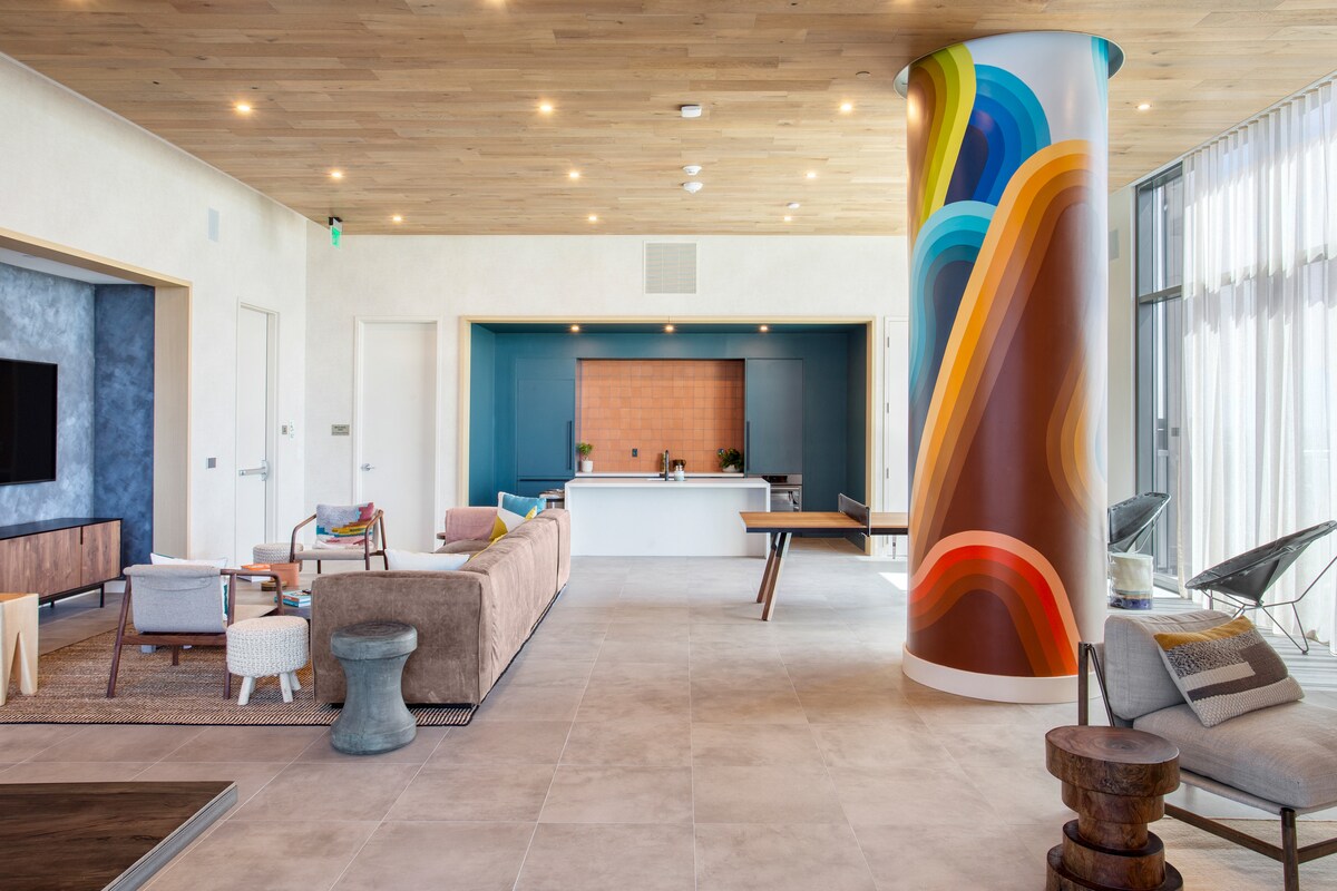 Rooftop Pool + Gym • Lady Bird Lake | Rodeo 31