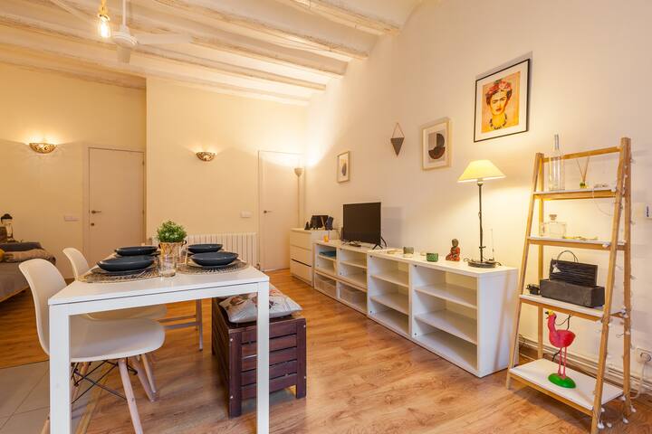 Modern Flat next to Bogatell beach gallery image 5