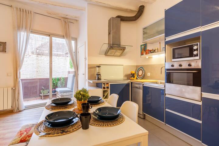 Modern Flat next to Bogatell beach gallery image 3