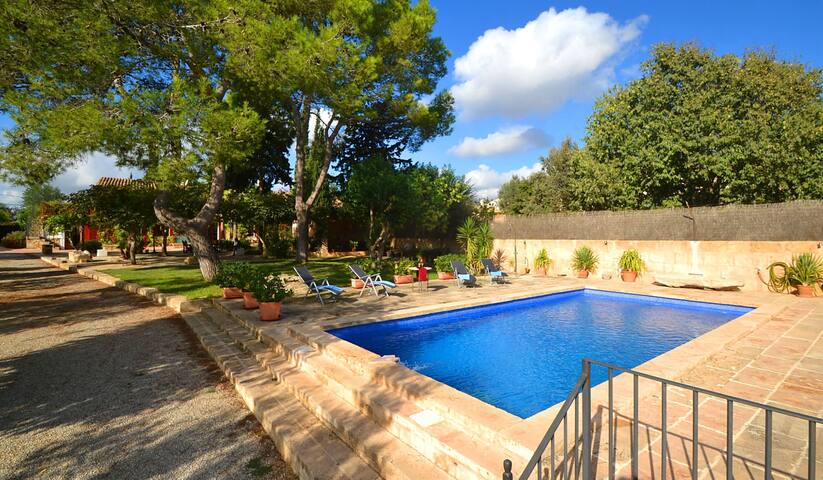 Villa Cas Cosinet by PriorityVillas gallery image 4