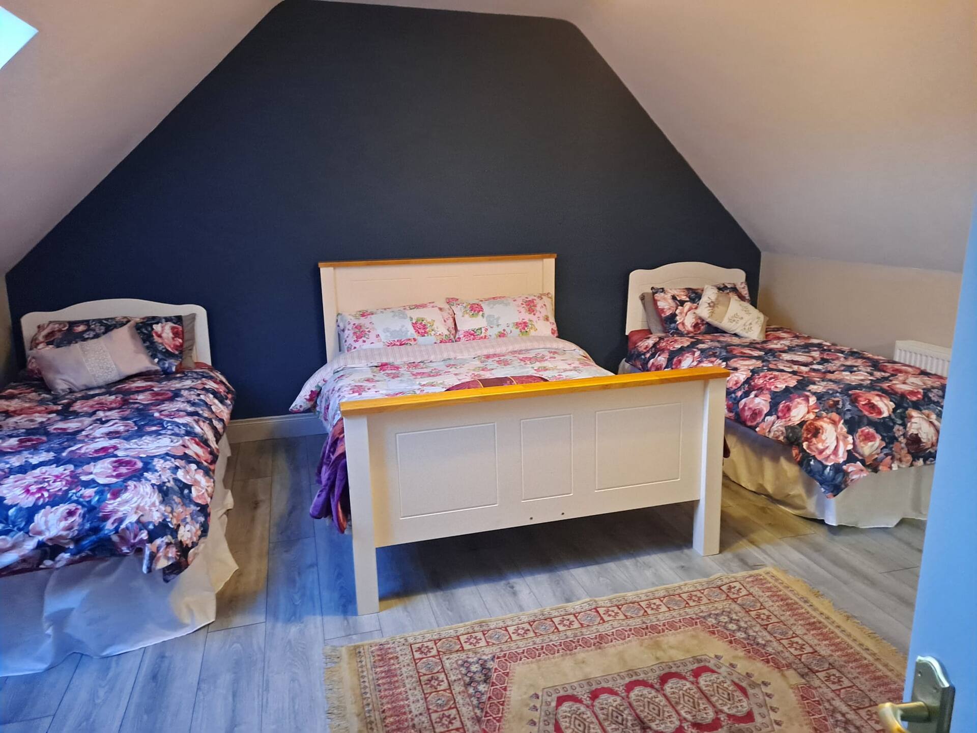 2-Bed Apartment Sleeps 6 with Parking — photo 5